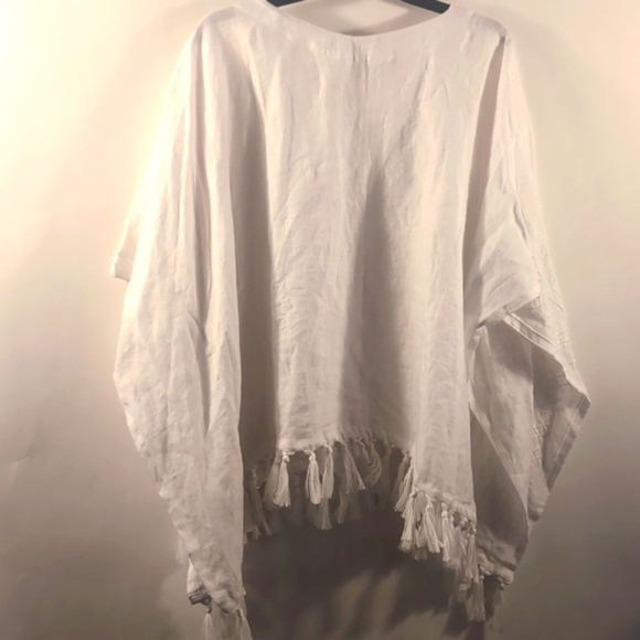J.Mclaughlin White embroidered Poncho Blouse with Arms Size M/L - Picture 3 of 10